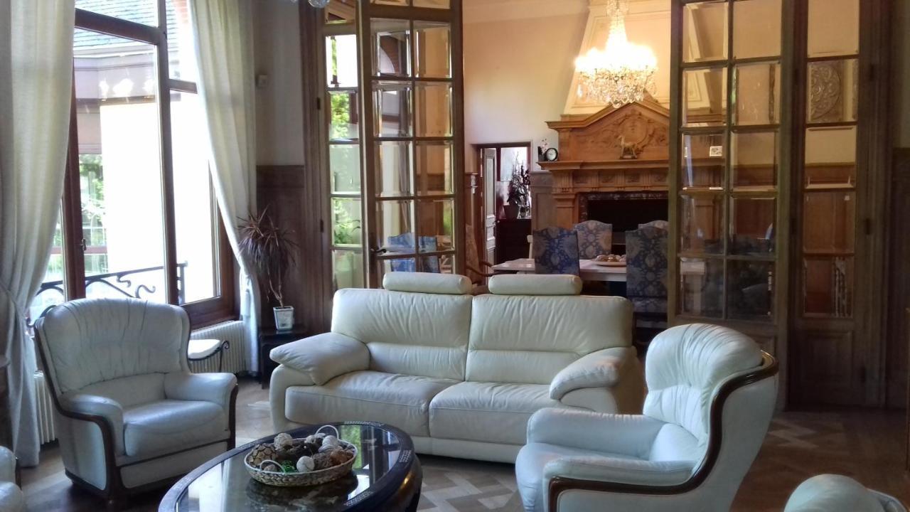 Le Manoir De La Mantille Caudry Eksteriør bilde